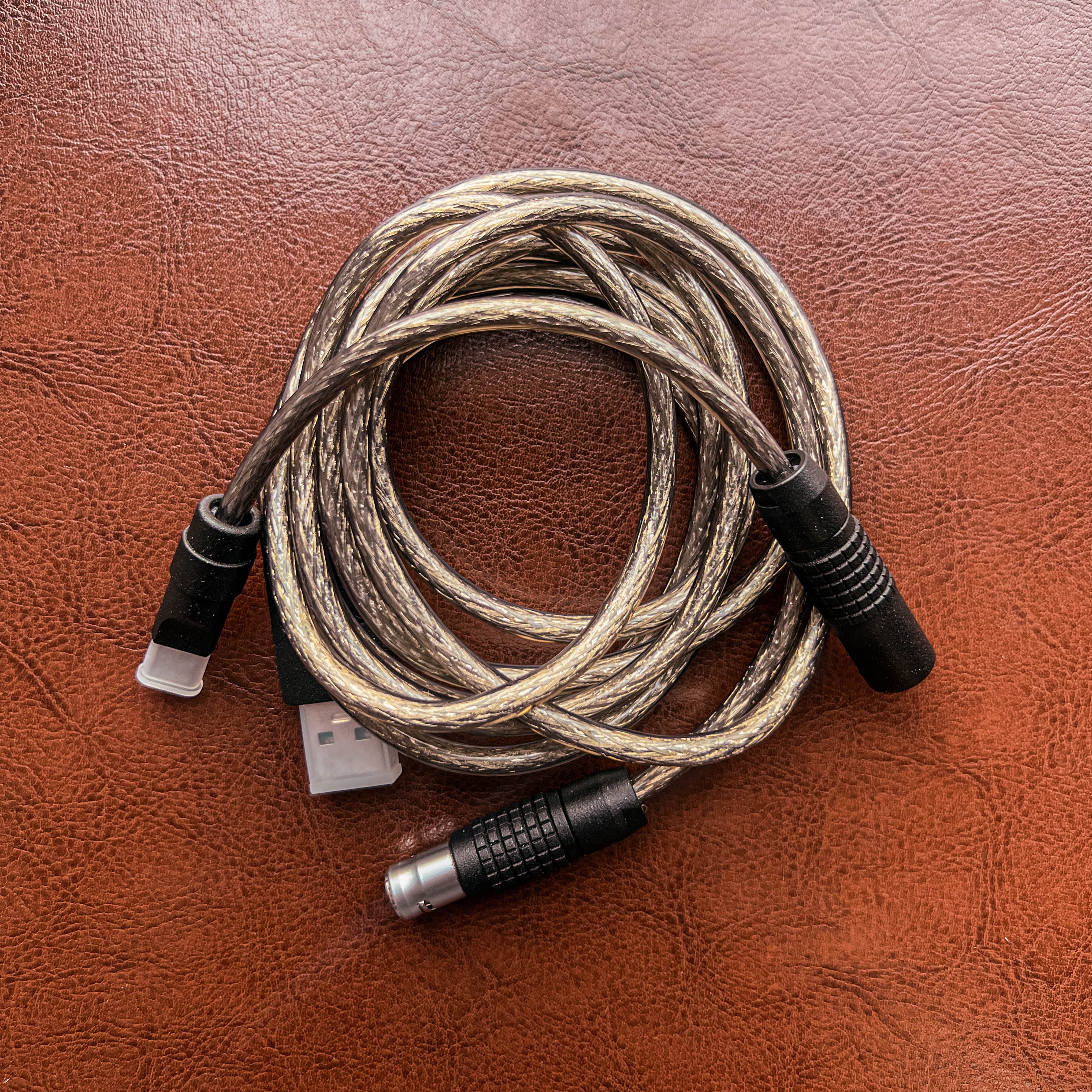 LINDY FEMO Cable